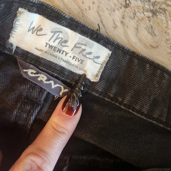 We The Free CRVY Straight Shooter Distressed Jeans - Picture 6 of 10